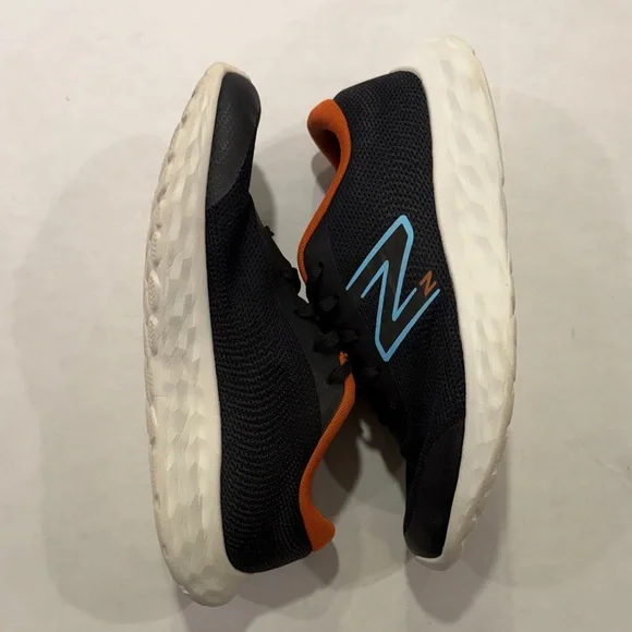 New Balance Fresh Foam 520v8 Sneakers - Black/Orange - Men's Size 6.5 or Boys' 6 - Picture 3 of 8